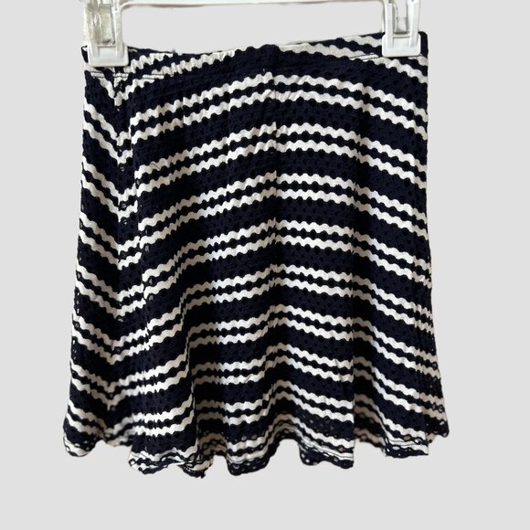 AQUA DARK NAVY & WHITE FLARED SKIRT SIZE GIRLS SIZE M - Picture 7 of 14